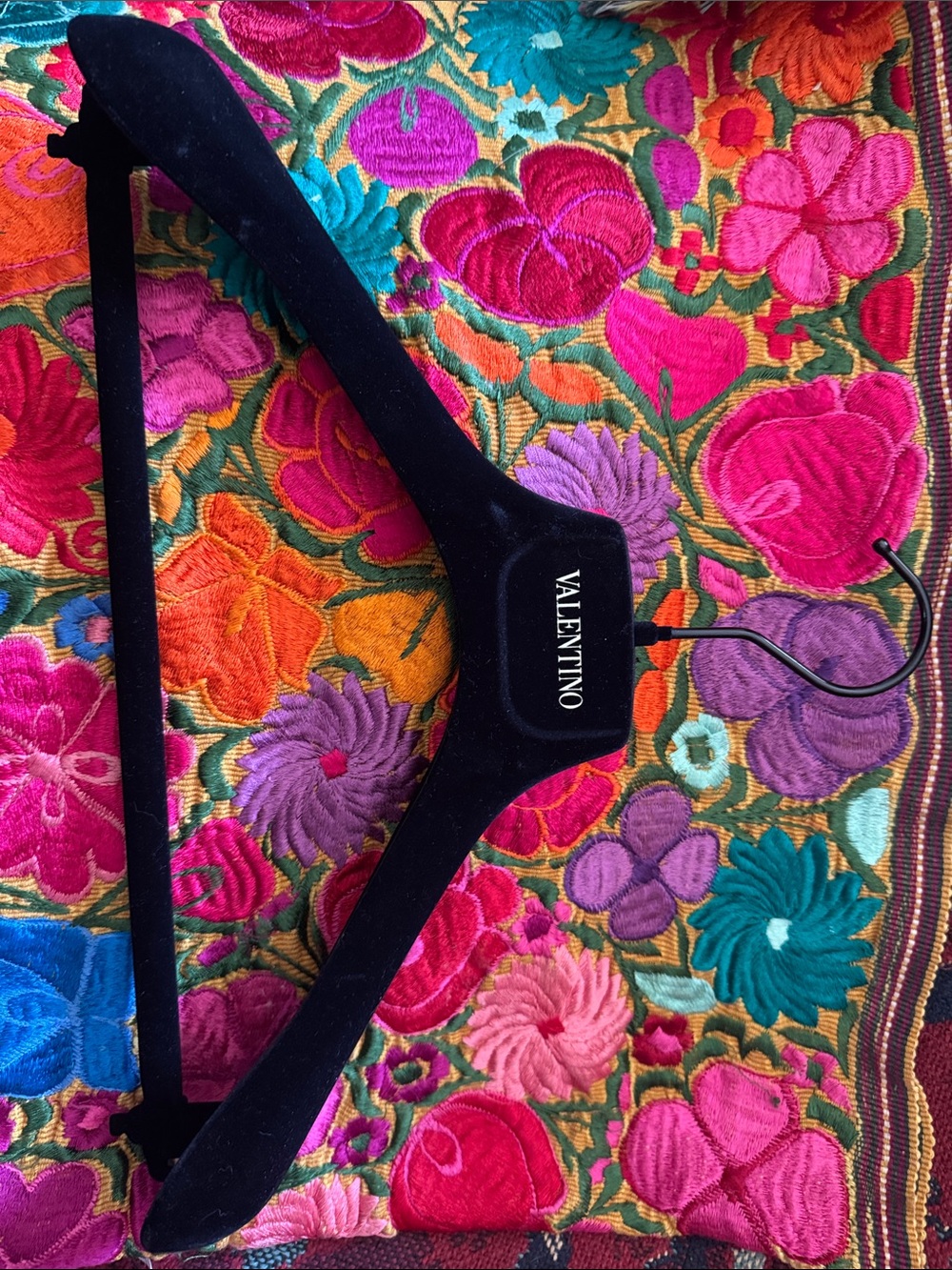 Valentino 15” Velvet Hanger